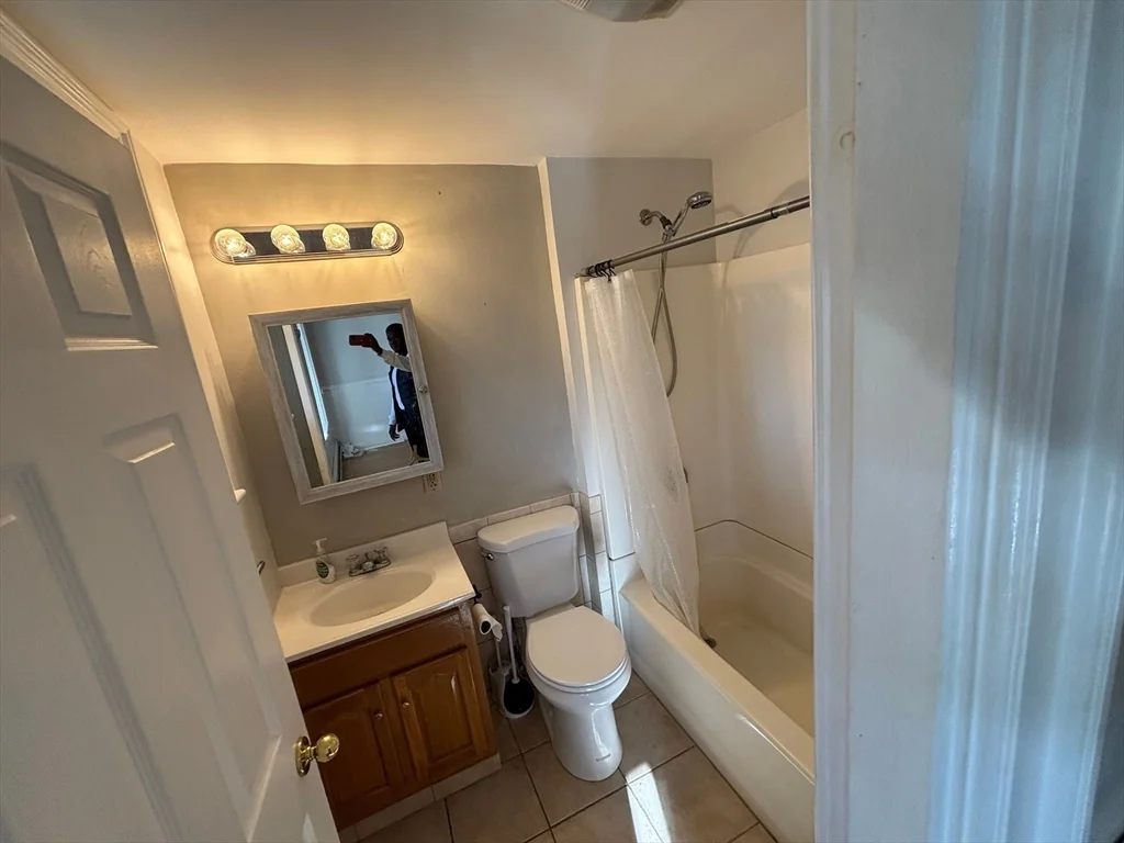 292 Providence Rd, Grafton