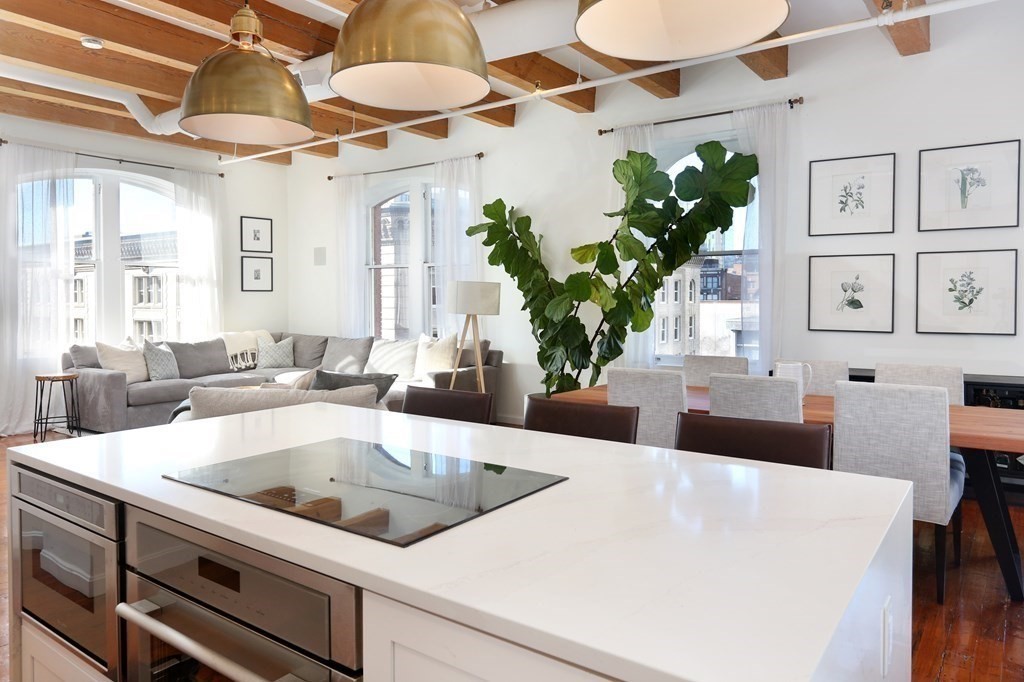 150 Lincoln St, Leather District