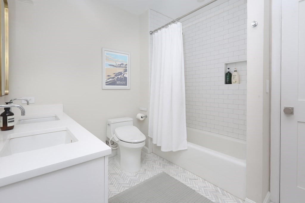 150 Lincoln St, Leather District