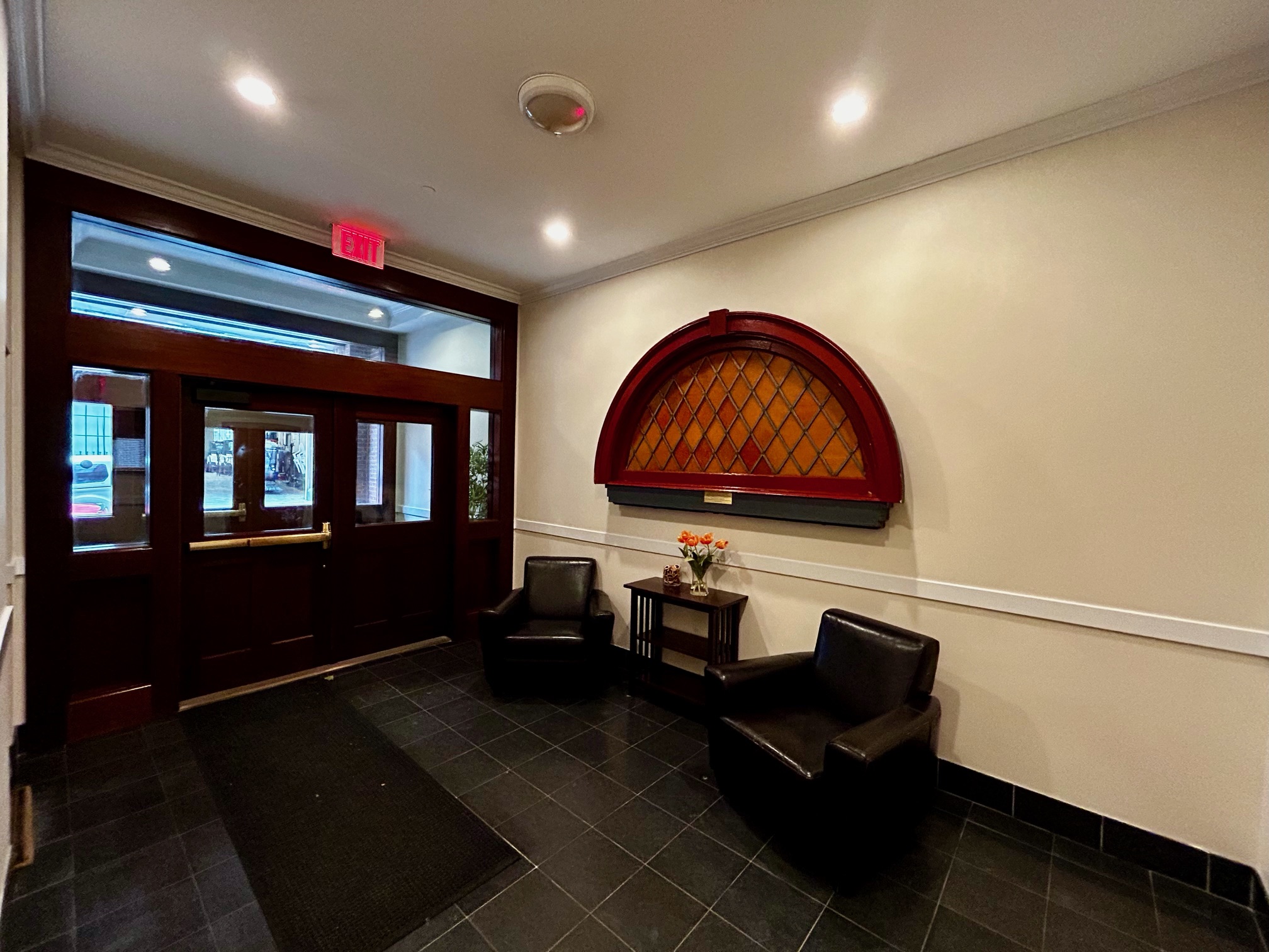 2 bed, 2 bath apartment for rent at 1 Garden St Unit 7, Beacon Hill — photo 8 of 12