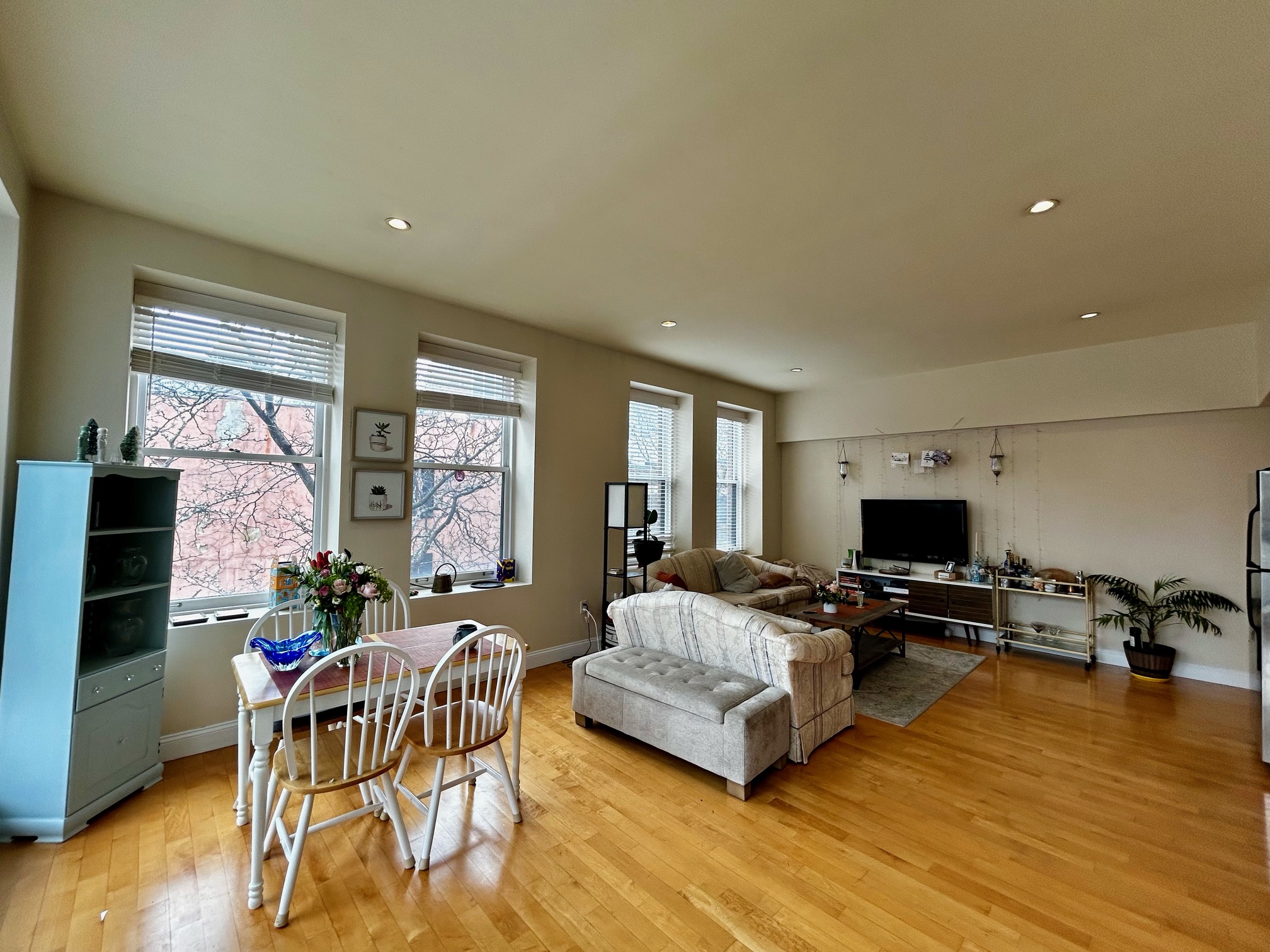 2 bed, 2 bath apartment for rent at 1 Garden St Unit 7, Beacon Hill — photo 2 of 12