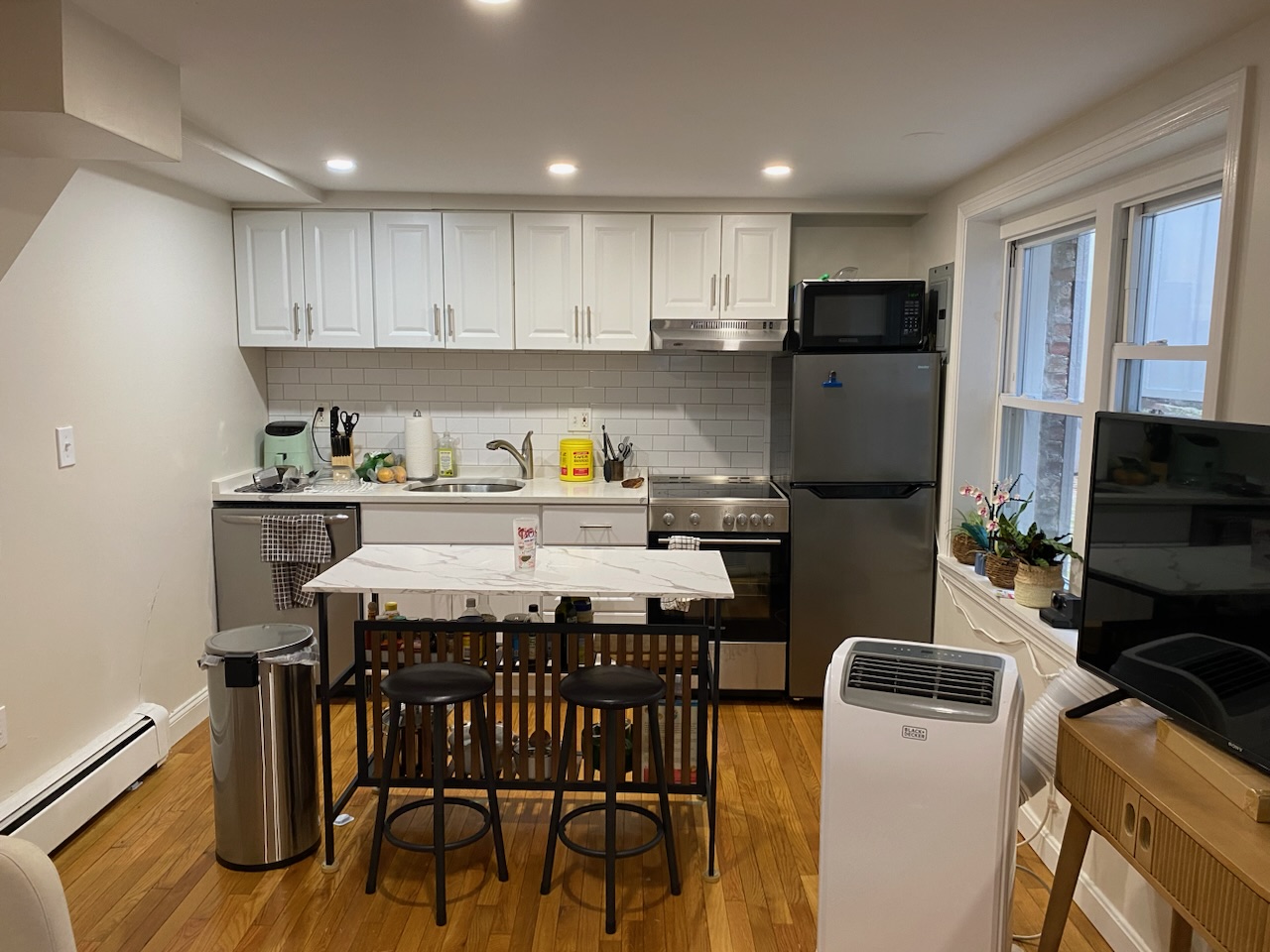 2 bed, 2 bath apartment for rent at 13 Anderson St Unit 11B, Beacon Hill — photo 1 of 13