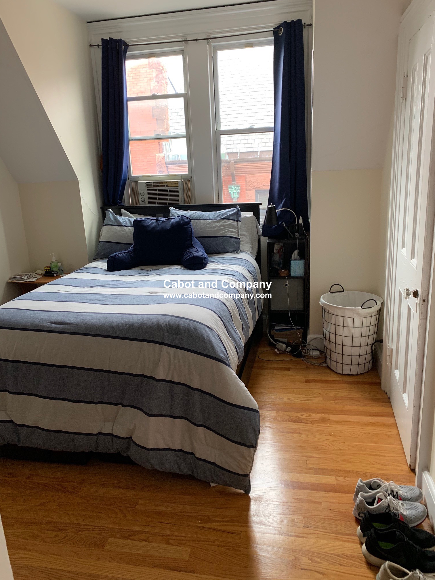 3 bed, 1 bath apartment for rent at 8 Fairfield St Unit PH, Back Bay — photo 6 of 8