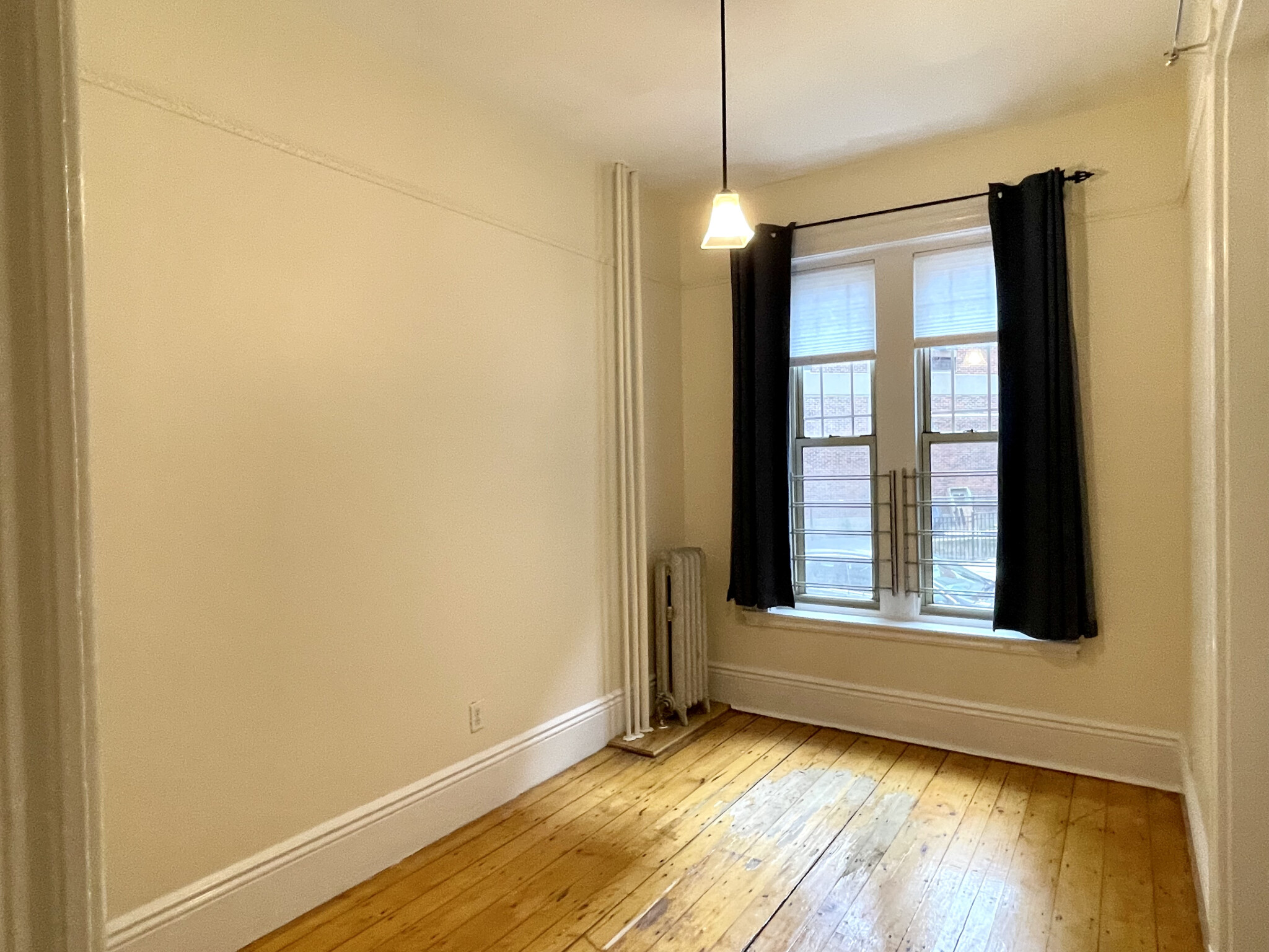 3 bed, 1 bath apartment for rent at 34 Isabella St Unit 2A, Back Bay — photo 6 of 7
