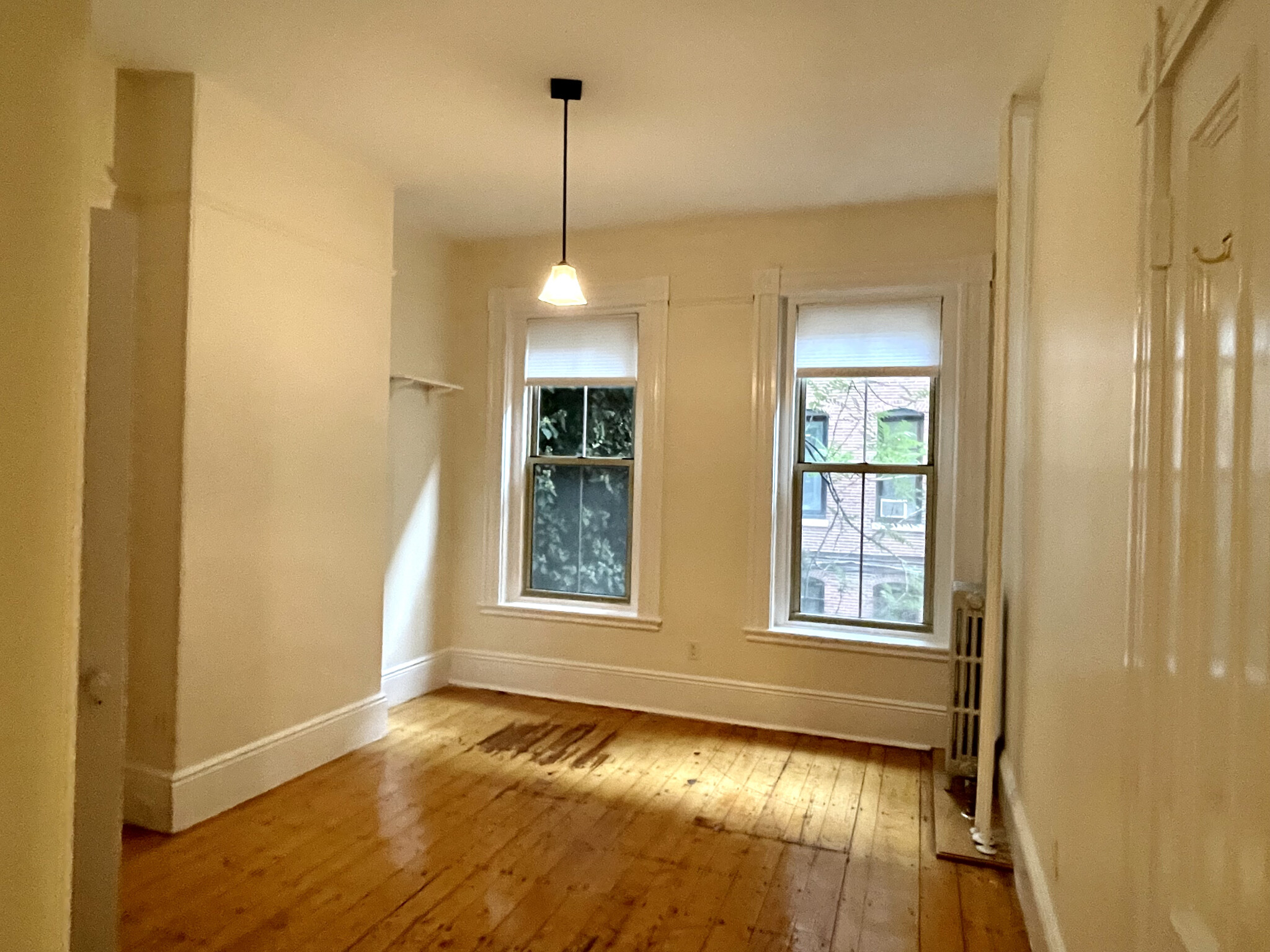 3 bed, 1 bath apartment for rent at 34 Isabella St Unit 2A, Back Bay — photo 2 of 7