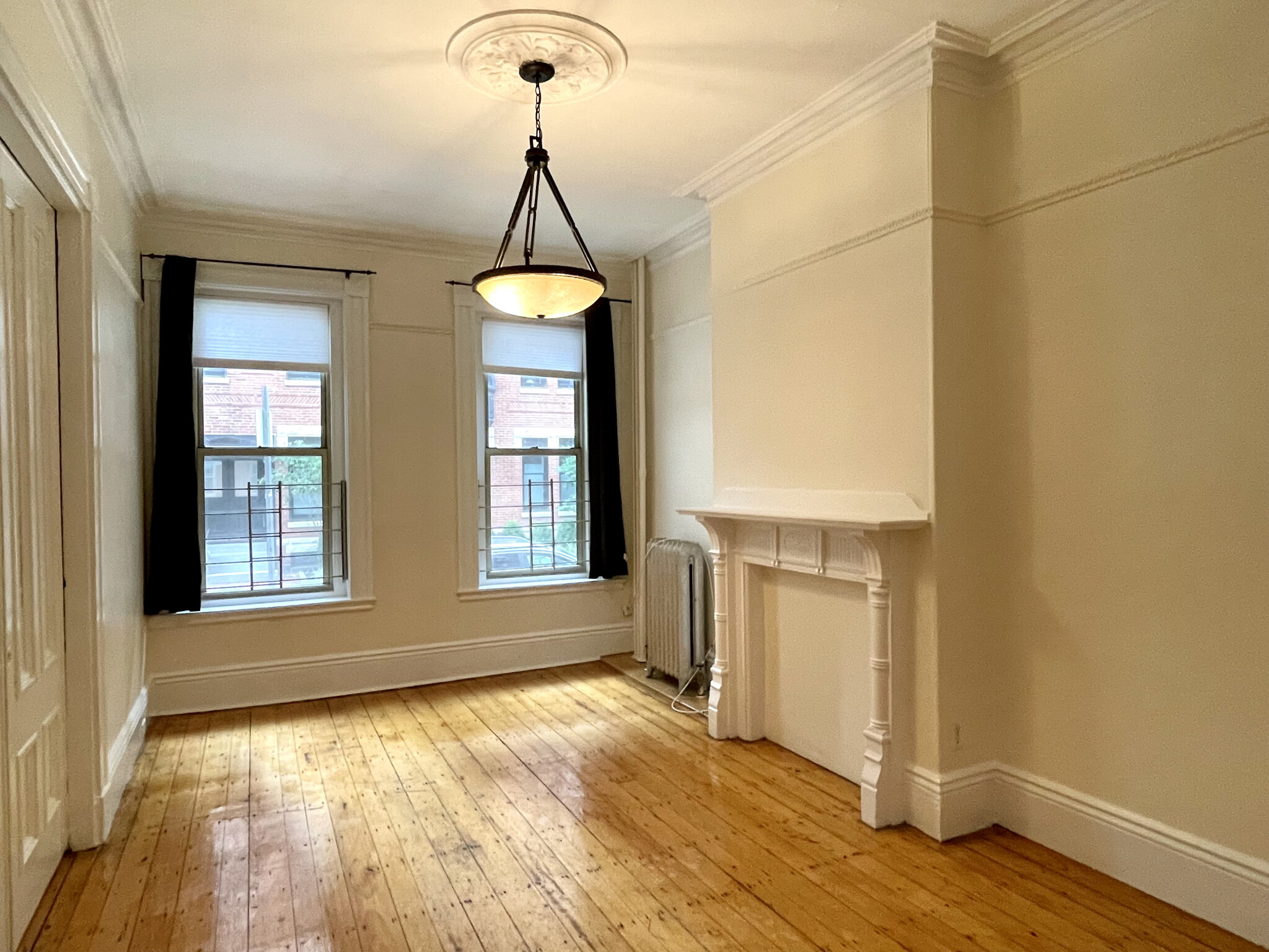 3 bed, 1 bath apartment for rent at 34 Isabella St Unit 2A, Back Bay — photo 1 of 7