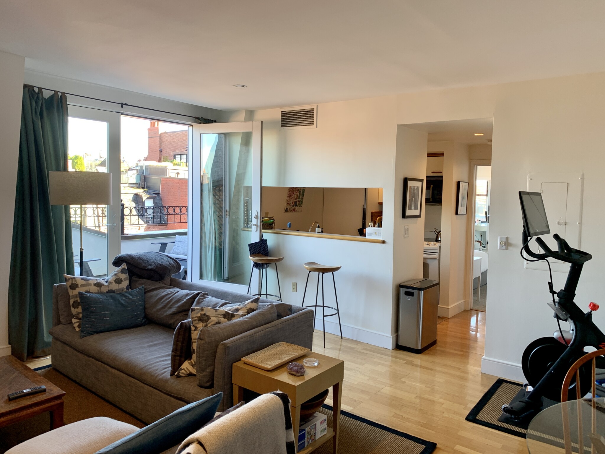 1 bed, 1 bath apartment for rent at 201 Newbury St Unit 408, Back Bay — photo 3 of 16