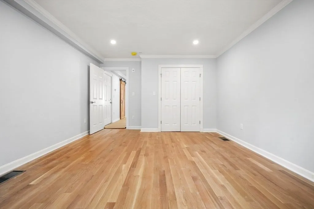 71 Old Harbor St, South Boston