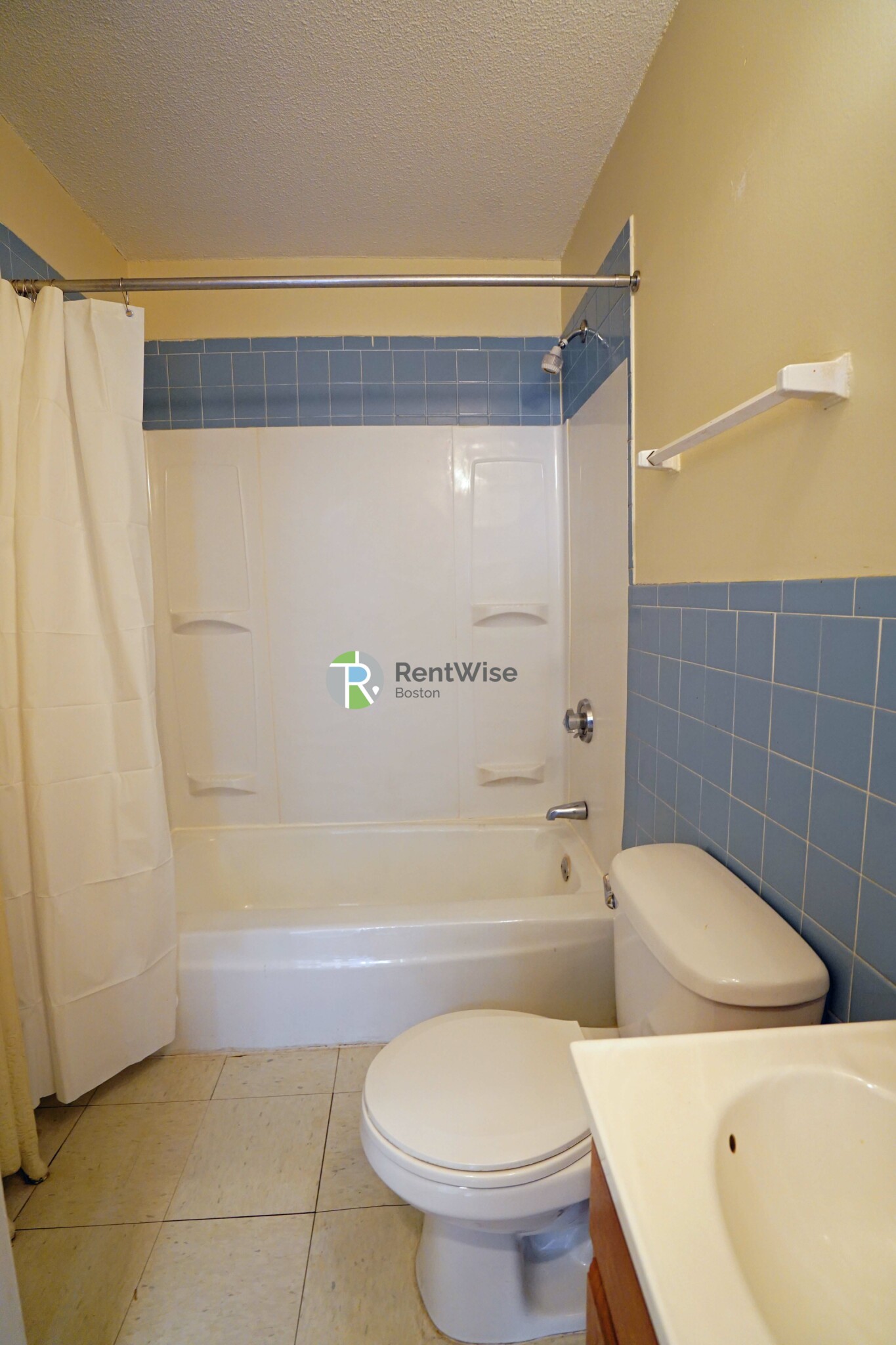 1132 Commonwealth Ave, North Brookline