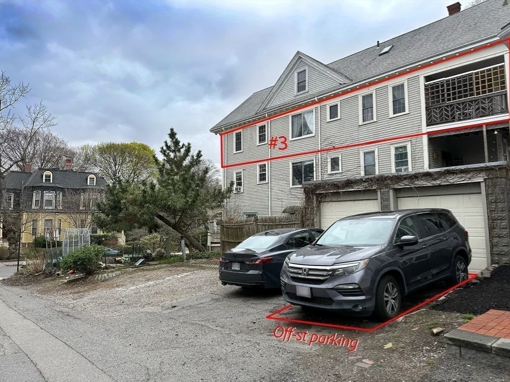 70 Perry St, Coolidge Corner