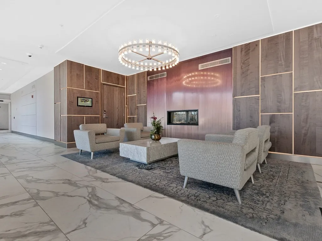 8 Museum Way, East Cambridge