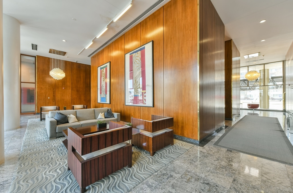 85 E India Row, Waterfront