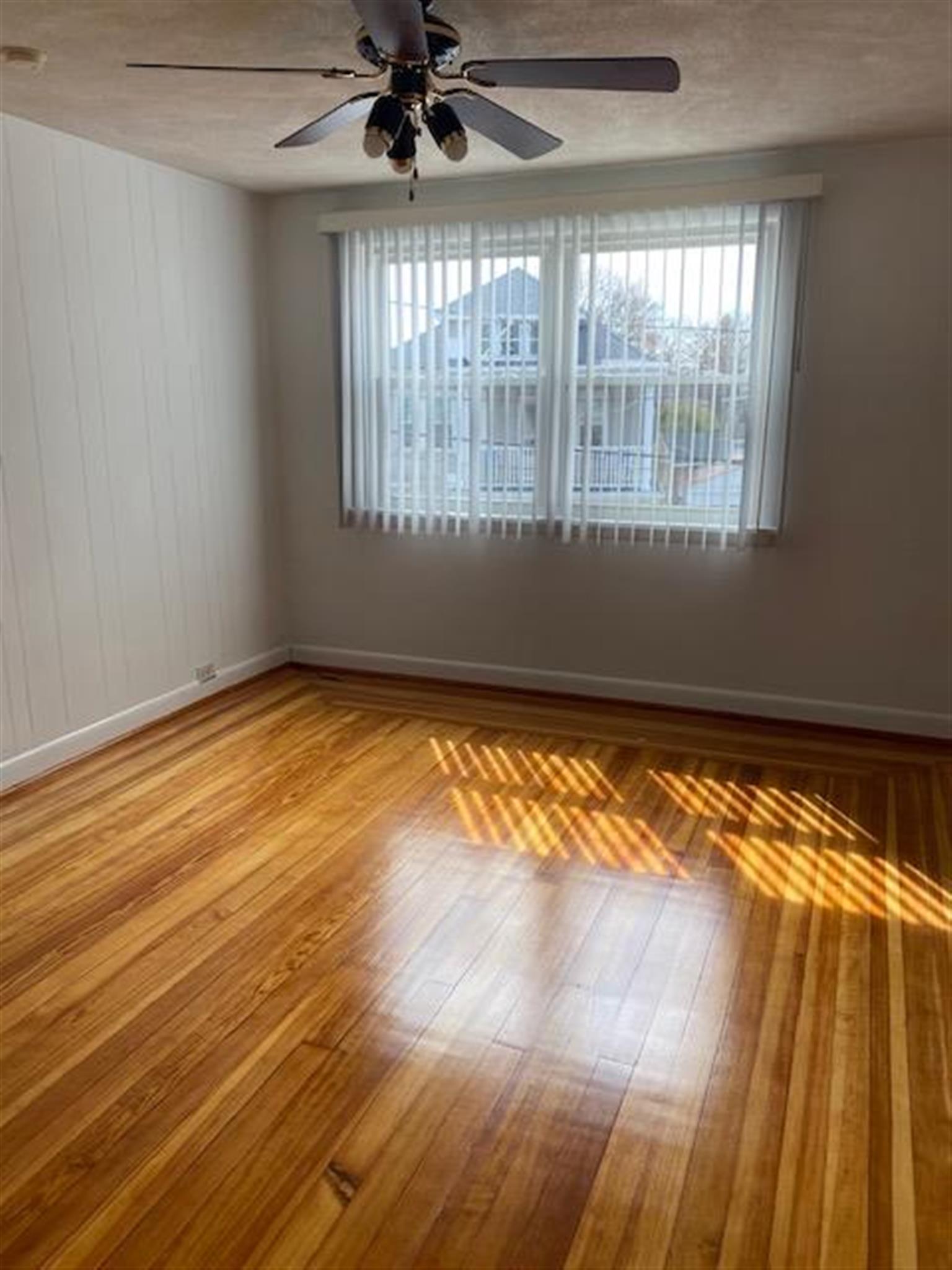 3 bed, 1.5 bath apartment for rent at 18 Early Ave Unit 2, Medford — photo 4 of 18