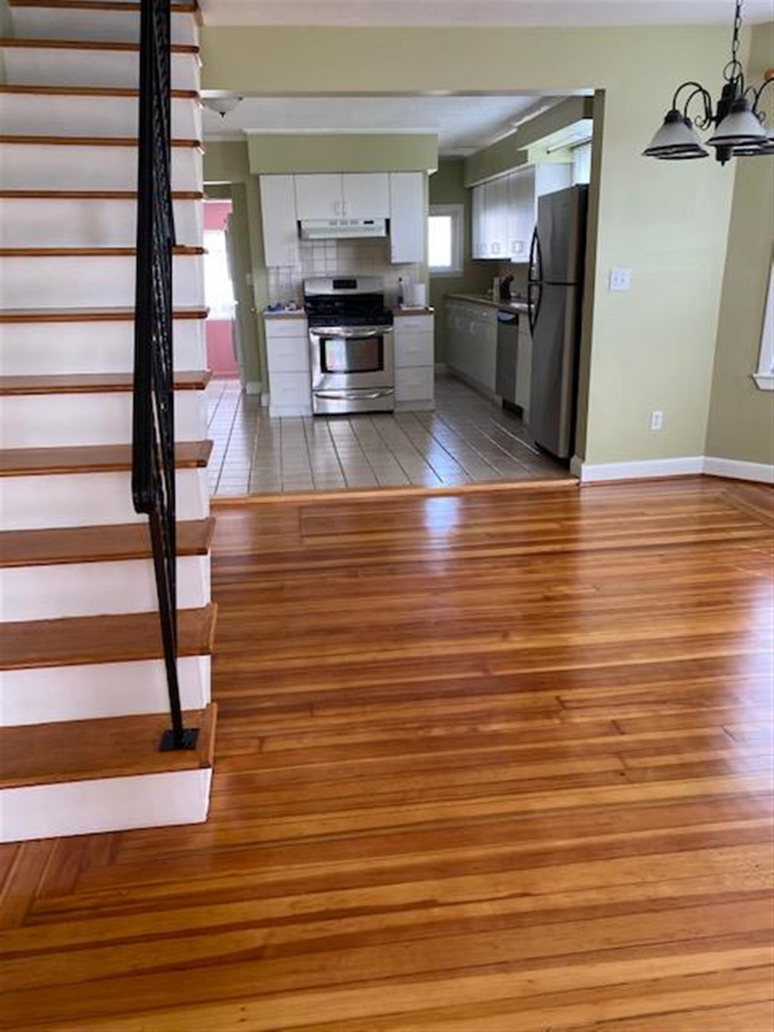 3 bed, 1.5 bath apartment for rent at 18 Early Ave Unit 2, Medford — photo 2 of 18