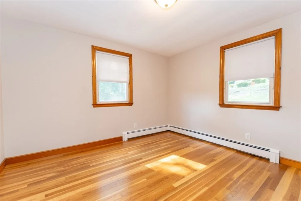 205 Hardy Pond Rd, Waltham