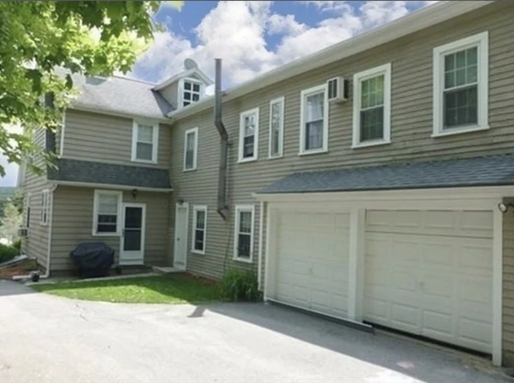 137 Main St, Upton