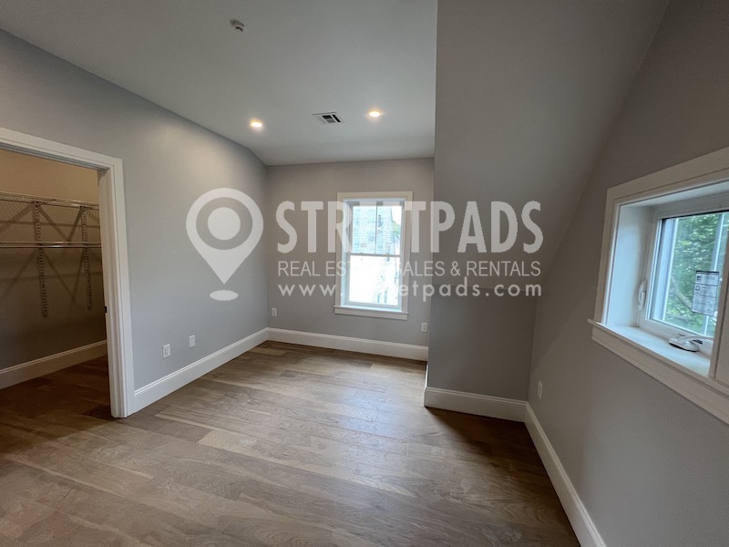 51 Fairbanks St, Brighton