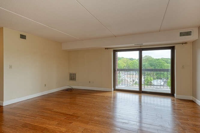 159 Main St, Stoneham