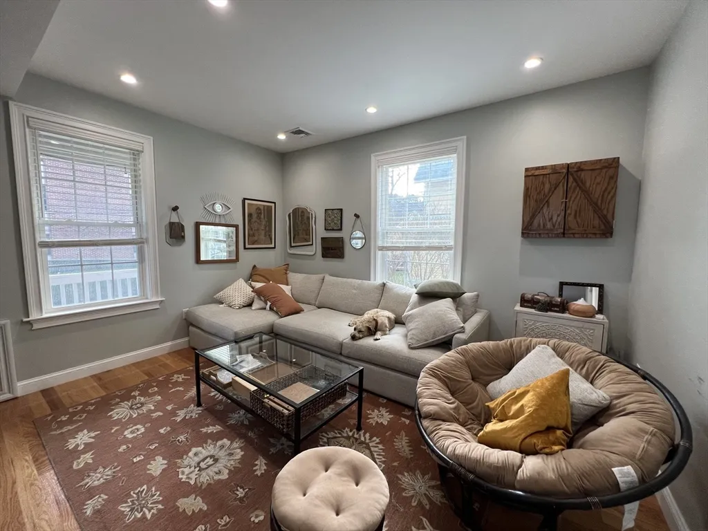 20 Kenton Rd, Jamaica Plain