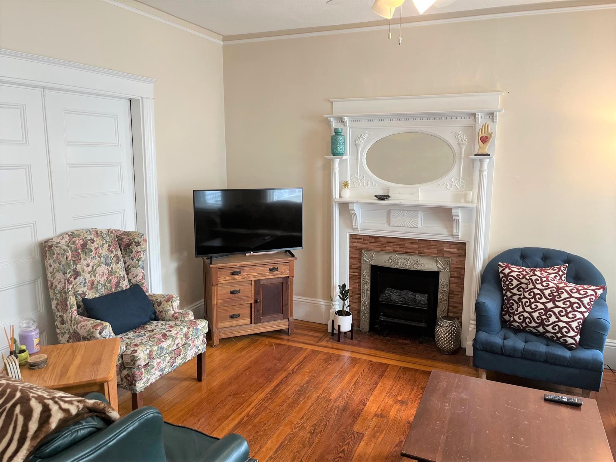 3 bed, 1 bath apartment for rent at 28 Prichard Ave Unit 1, Davis Square