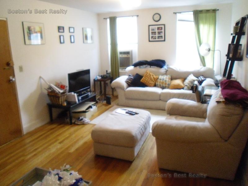 2 bed, 1 bath apartment for rent at 19 Englewood Ave Unit 5, Coolidge Corner — photo 2 of 3