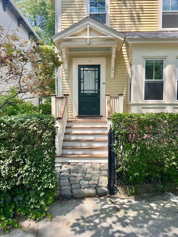 325 Western Ave, Riverside