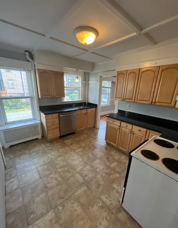 43 Orchard St, Medford