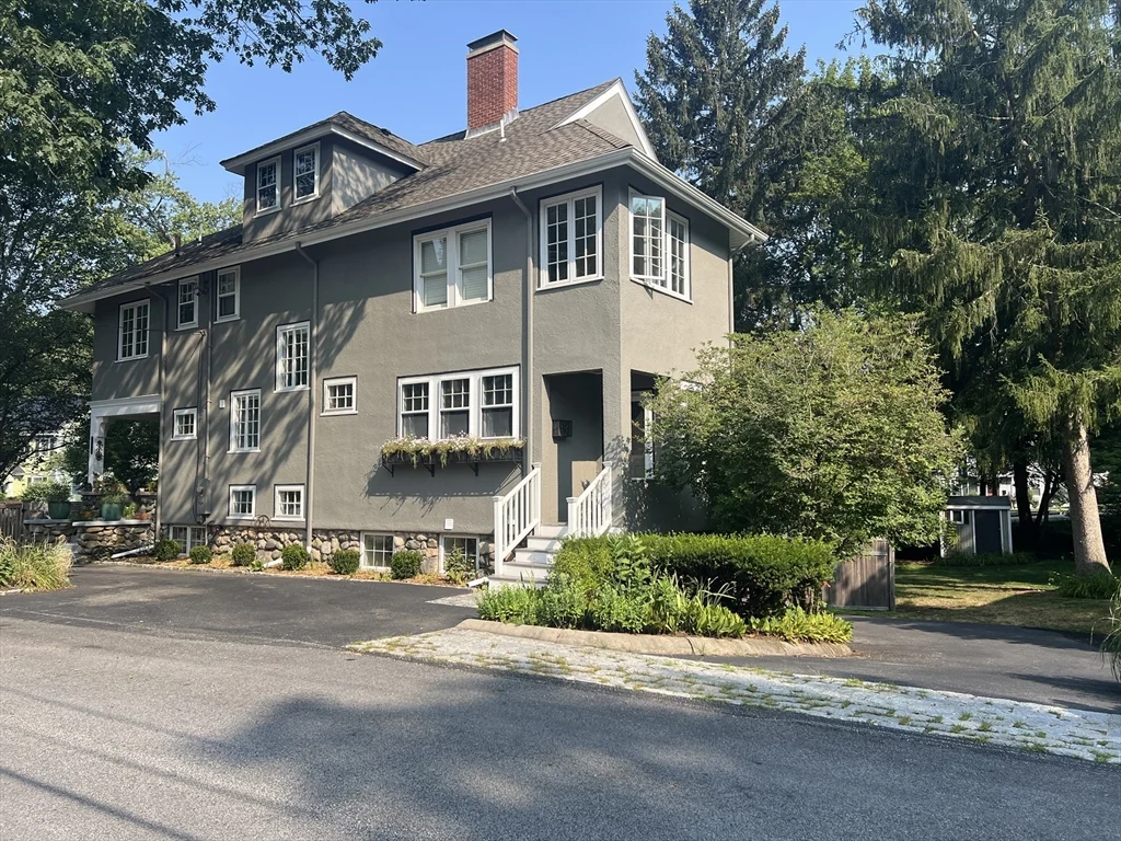 211 Forest St, Winchester