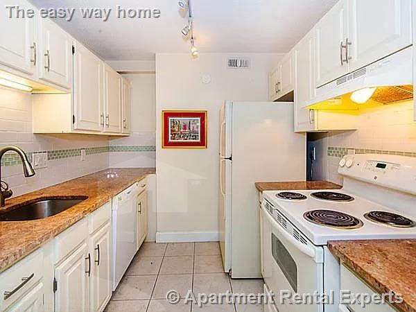 1580 Massachusetts, Harvard Square