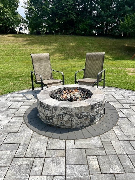 24 Endean Dr, Walpole