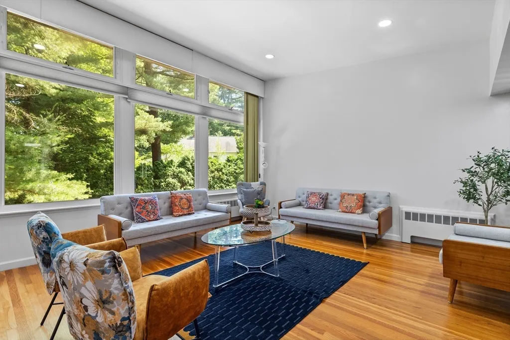 11 Patterson Rd, Lexington