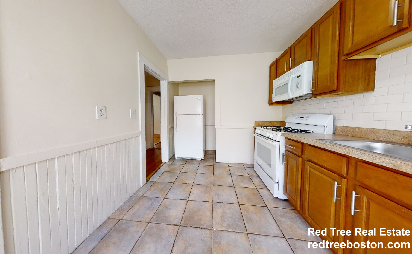 5 Barrows St, Allston