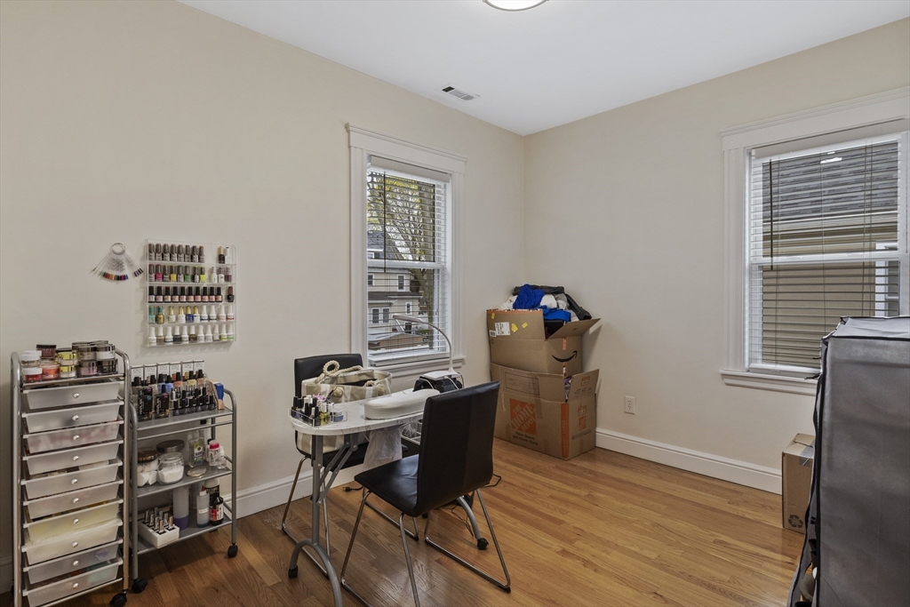 9-11 Clifford St, Hyde Park