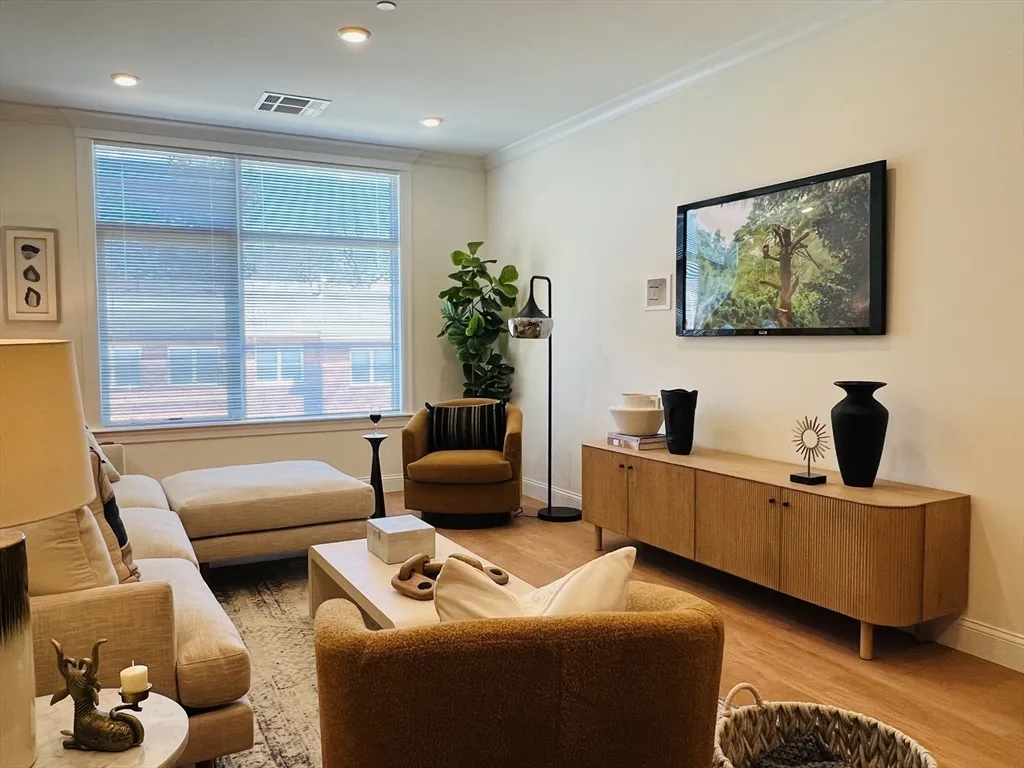 201 Sherman Rd, Chestnut Hill