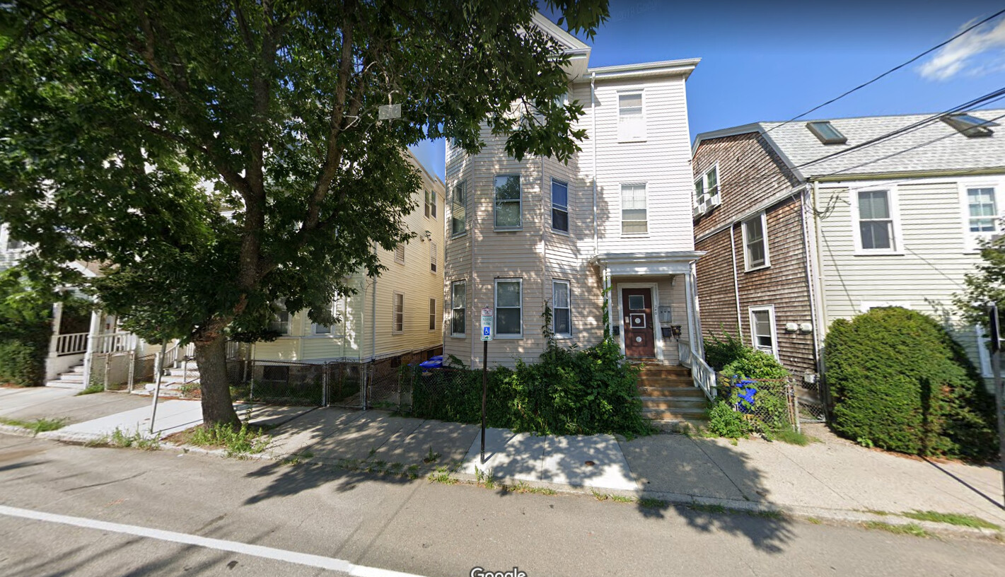 240 Cypress St, Brookline