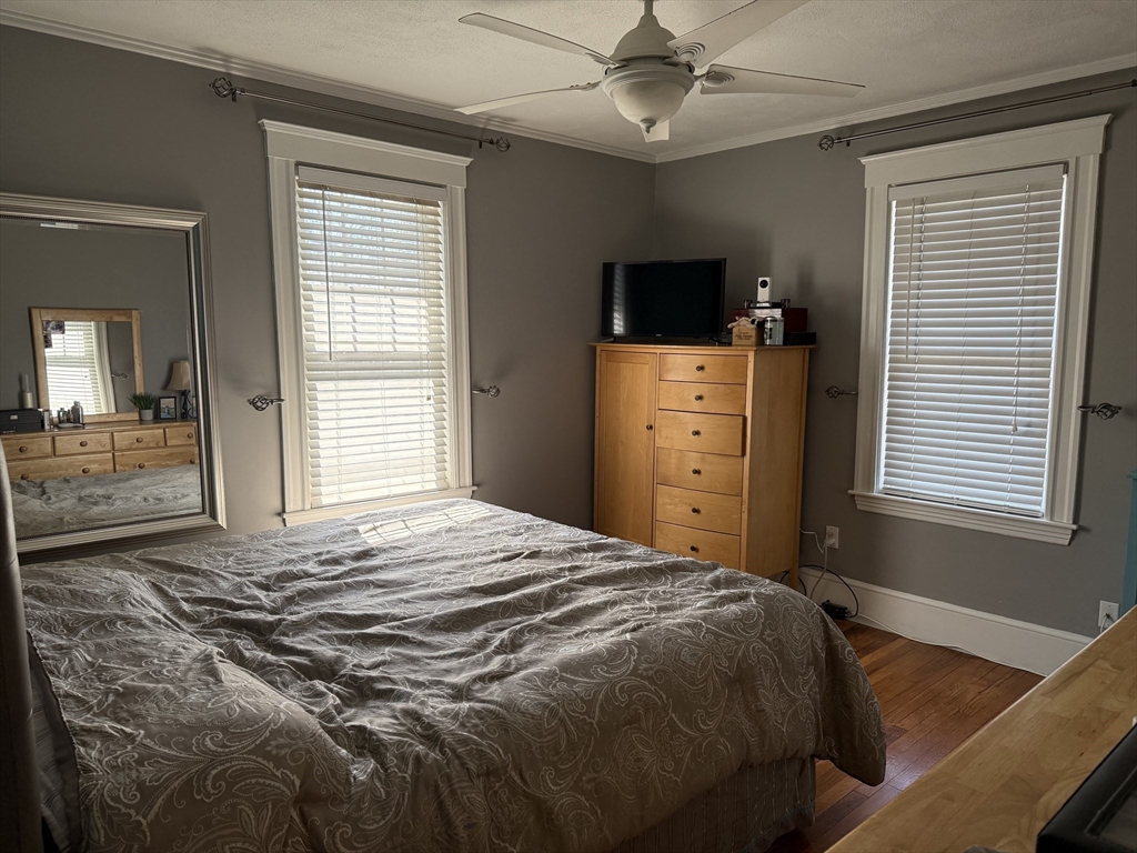 57 W Milton, Hyde Park