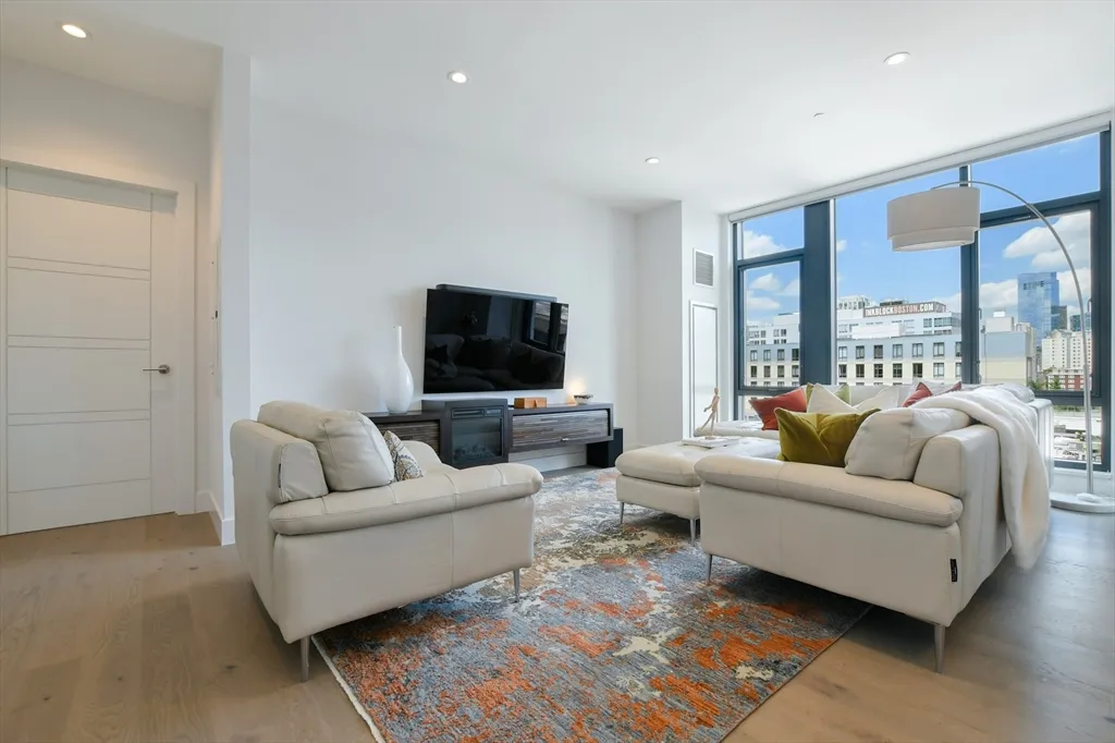 40 Traveler St, South End