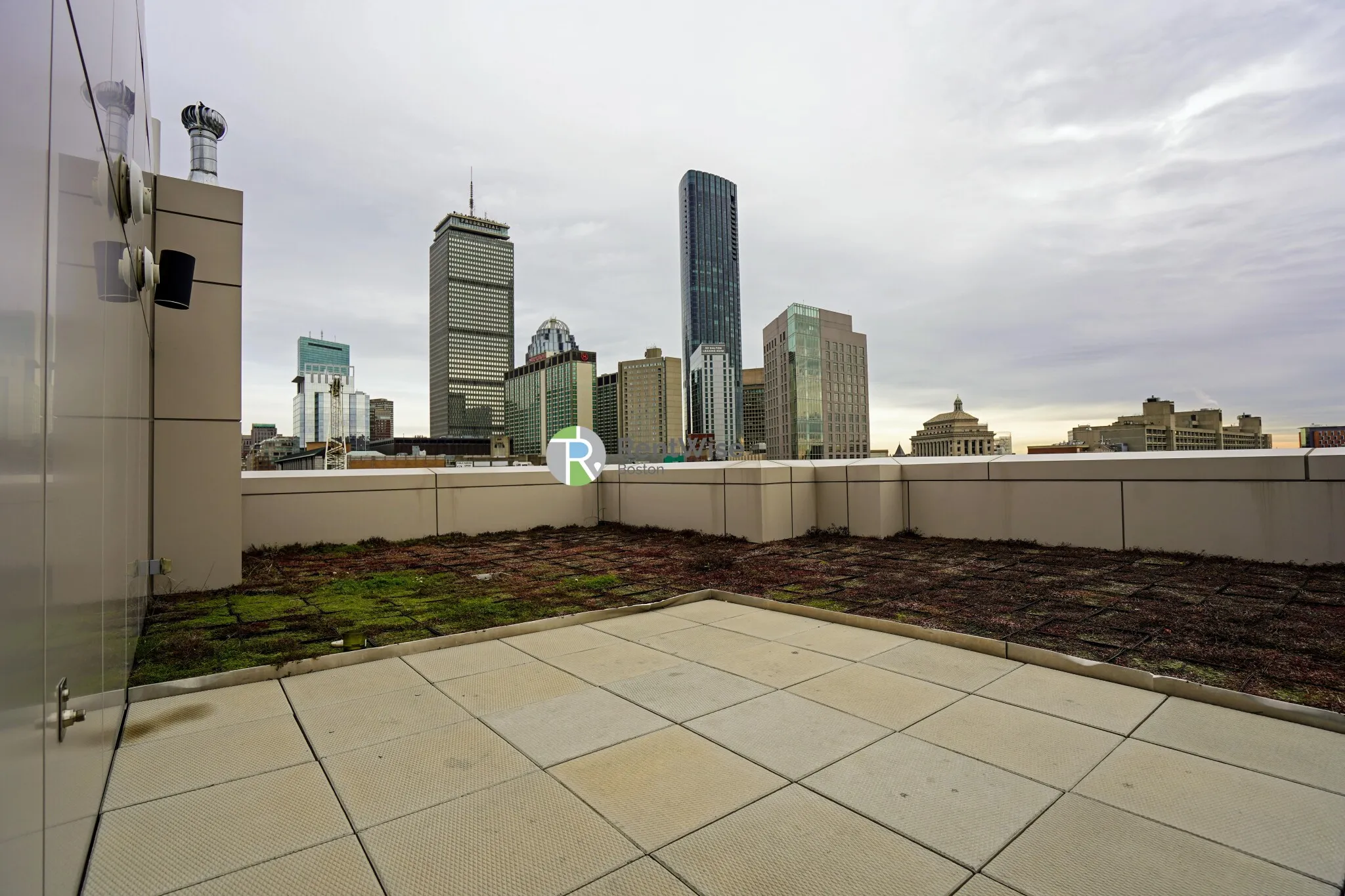 1085 Boylston St, Fenway