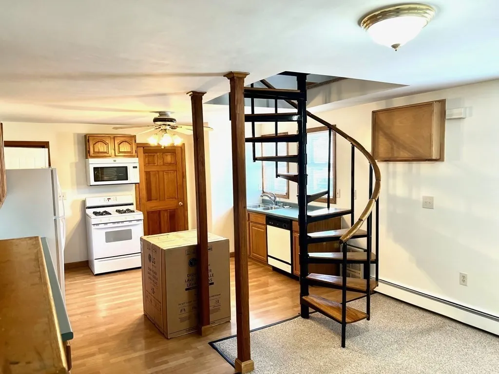 139 Bayview Ave, Winthrop