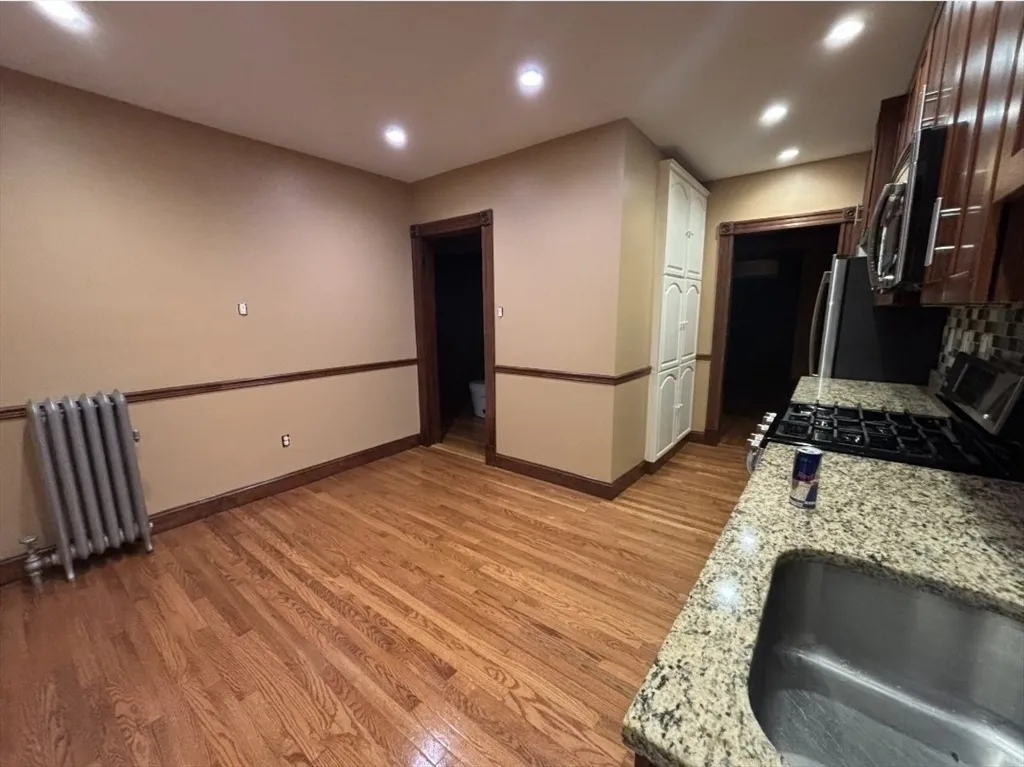 121-123 Willow St, West Roxbury