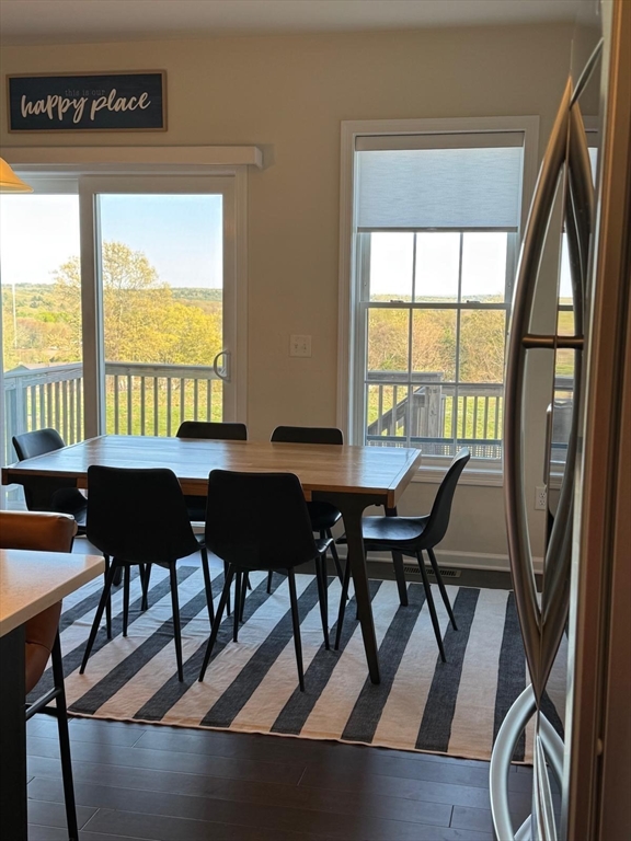 33 Poplar Ln, Hopkinton