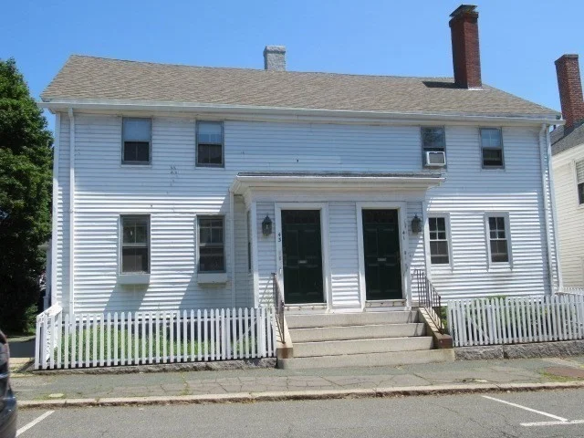 43 Pleasant St, Gloucester