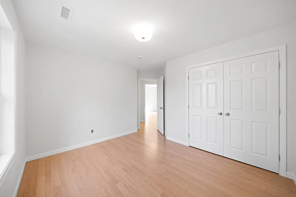 45 Brookfield Rd, North Brookfield