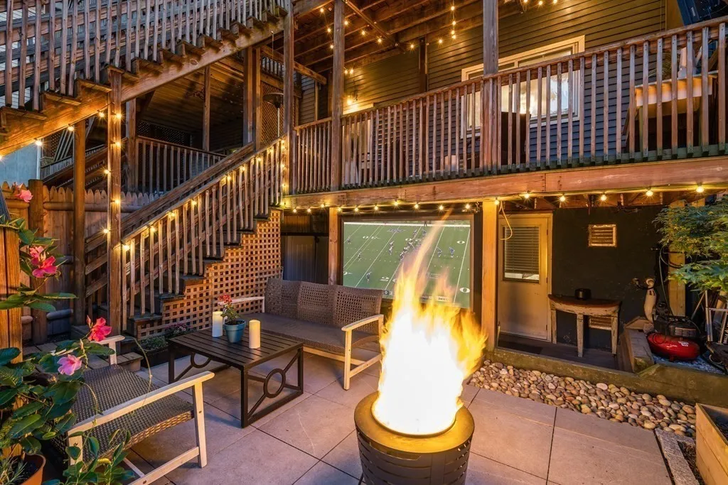 256 E St, South Boston