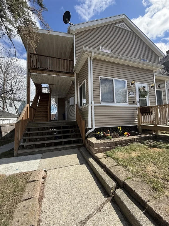 15 Oakes Ave, Southbridge