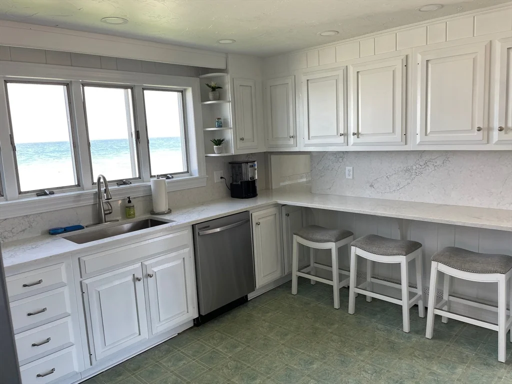 254 Foster Ave, Marshfield