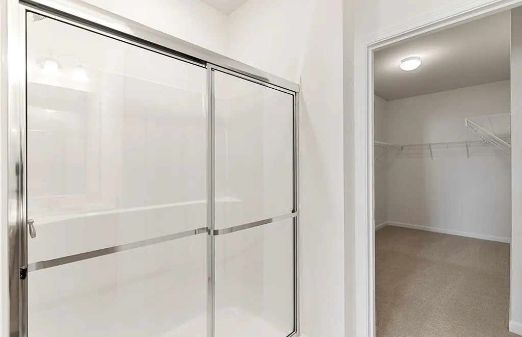 4 Winslow Ln, Grafton