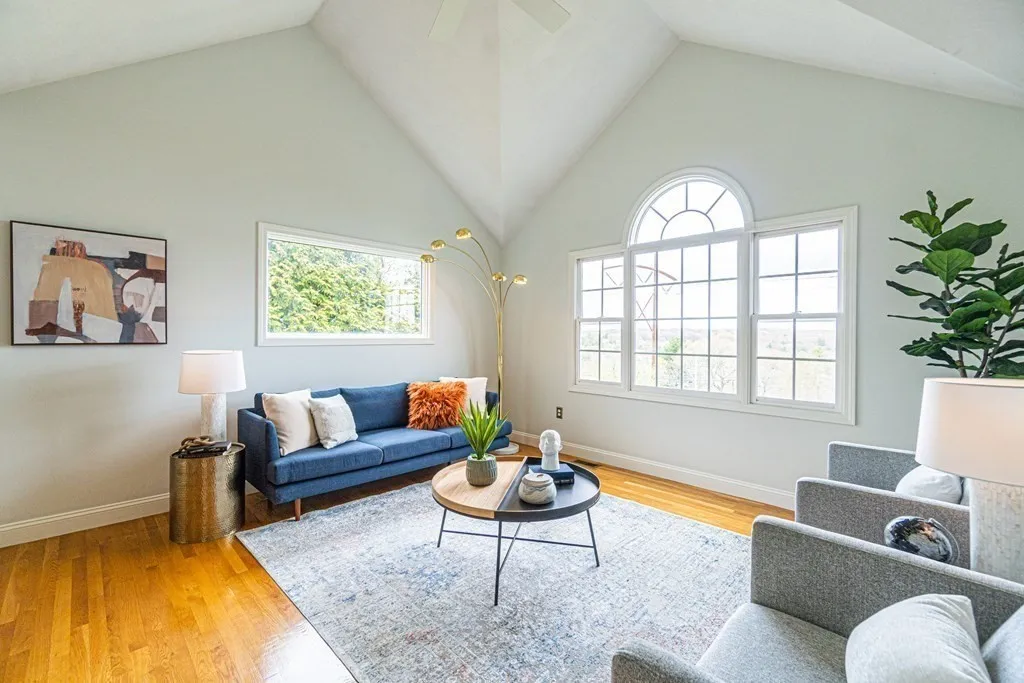 32 Waltham St, Woburn