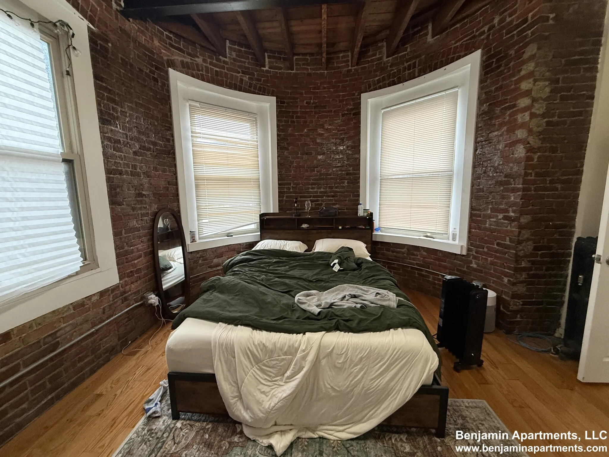 879 Beacon St, Fenway