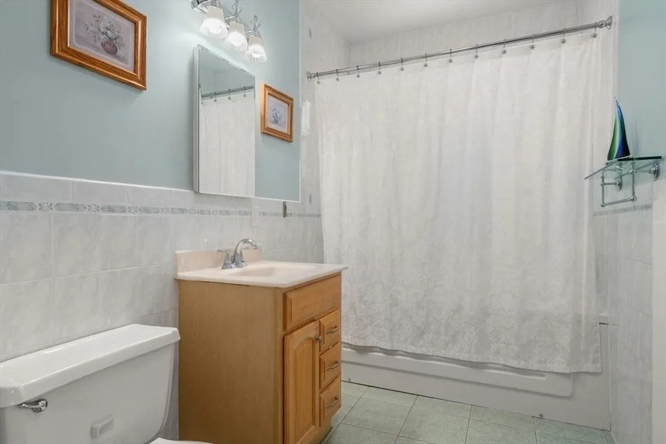 106 Grovers Ave, Winthrop